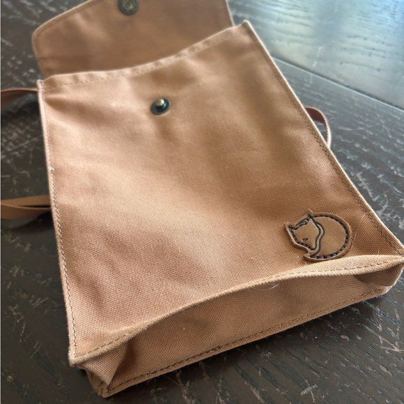 Fjallraven Pocket Bag - Brown / Tan / Khaki Dust - Picture 4 of 6